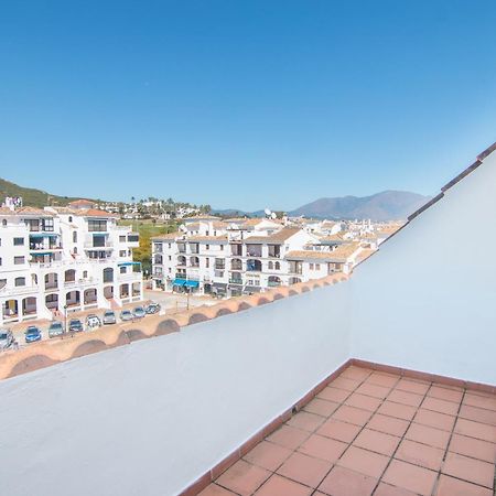 2233-Lovely 2 Bedrooms On The Beach, Pool And Port Манилва Экстерьер фото