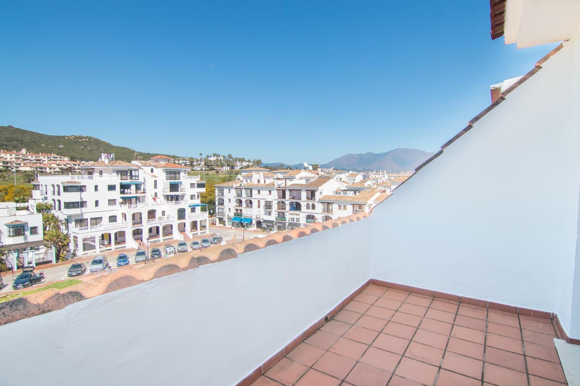 2233-Lovely 2 Bedrooms On The Beach, Pool And Port Манилва Экстерьер фото