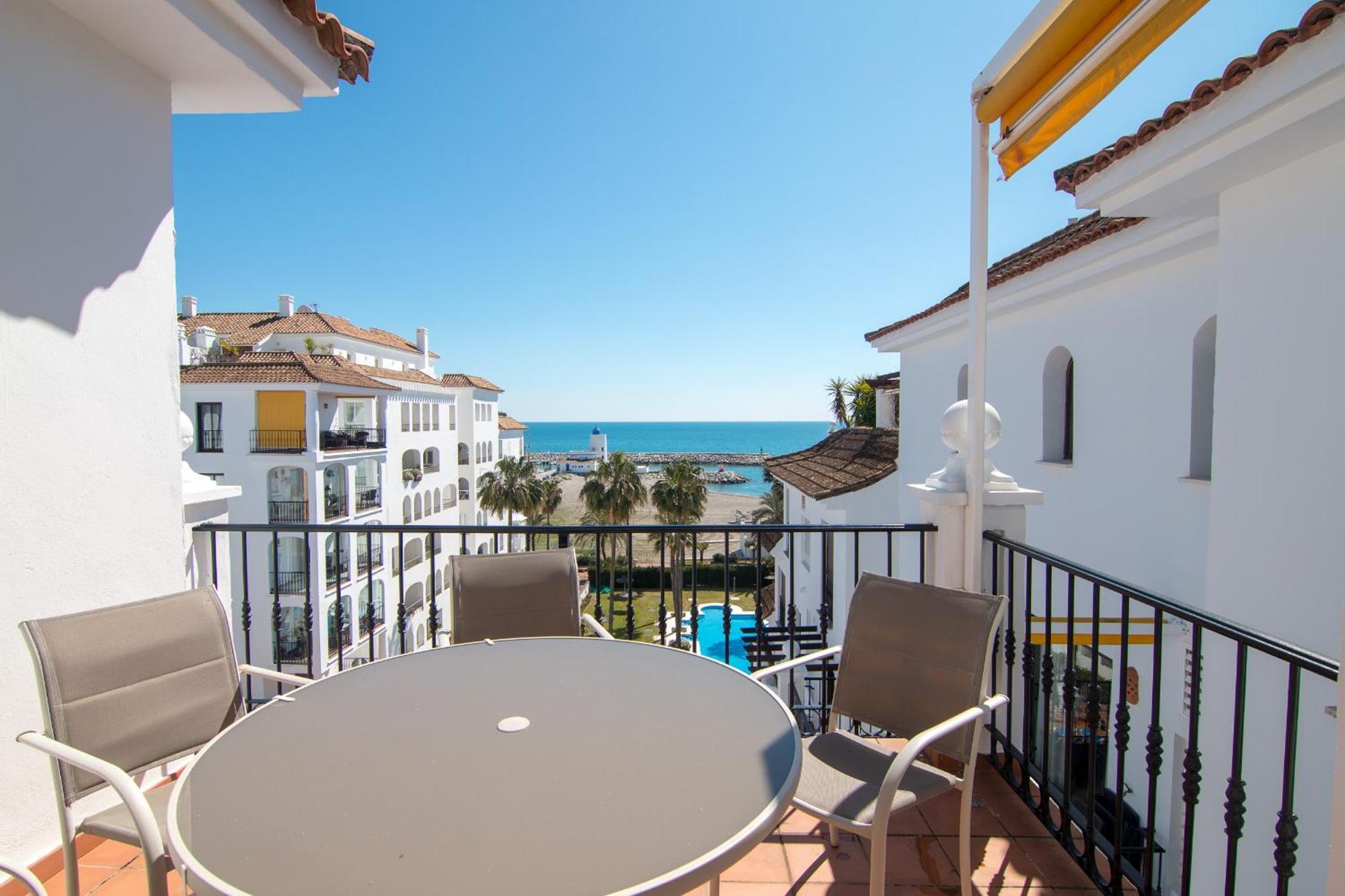 2233-Lovely 2 Bedrooms On The Beach, Pool And Port Манилва Экстерьер фото